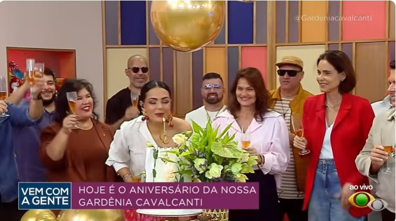 Gardênia Cavalcanti é surpreendida ao vivo na Band