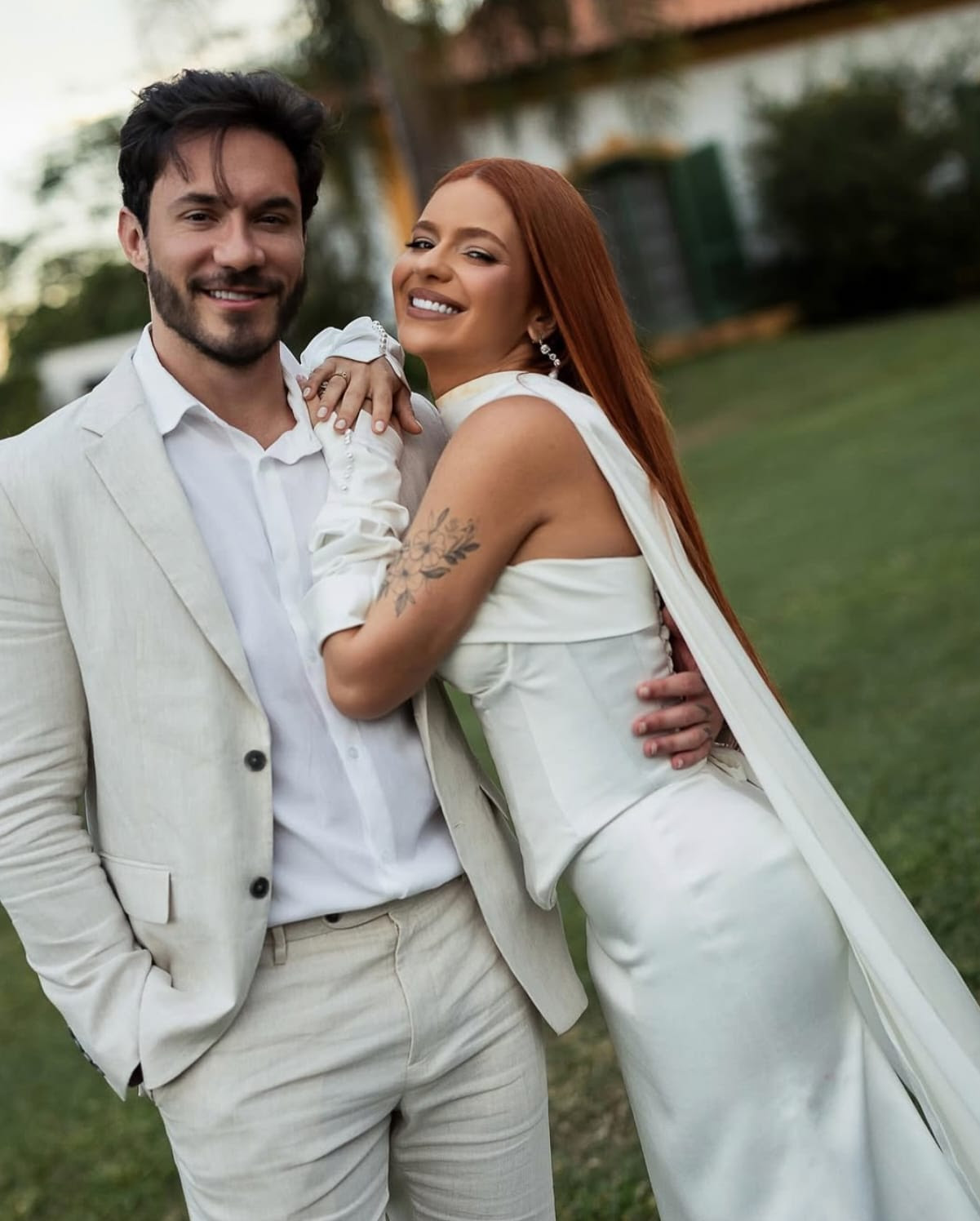 Estilista de Itajaí®® cria vestido de Viih Tube em casamento civil