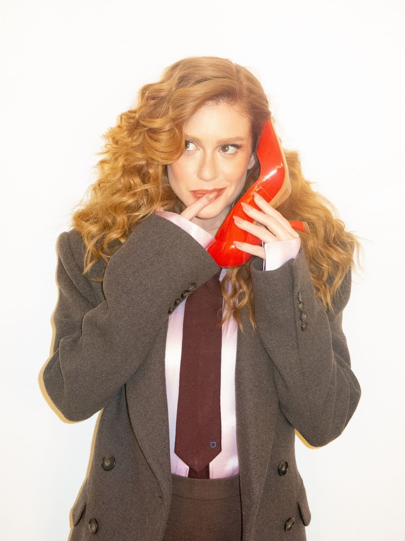 Marina Ruy Barbosa revive anos 90 e 2000 em campanha da Schutz