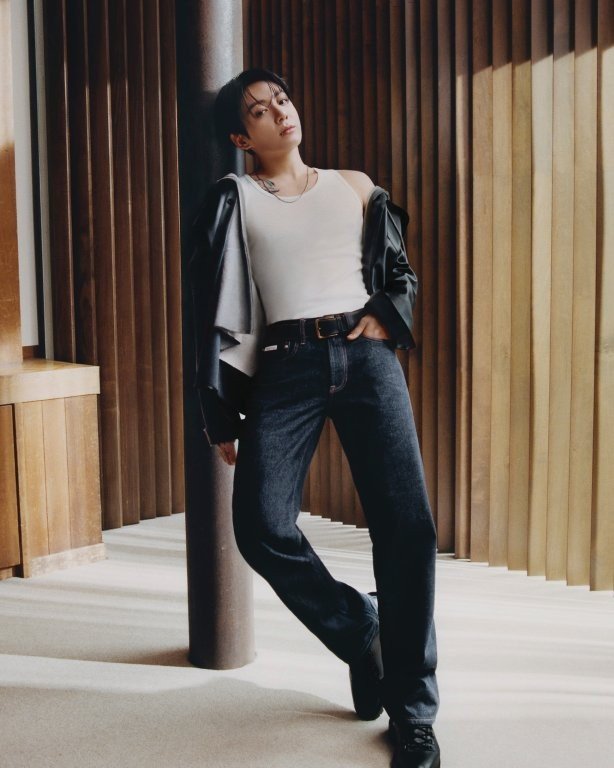 Calvin Klein lança campanha com Jung Kook