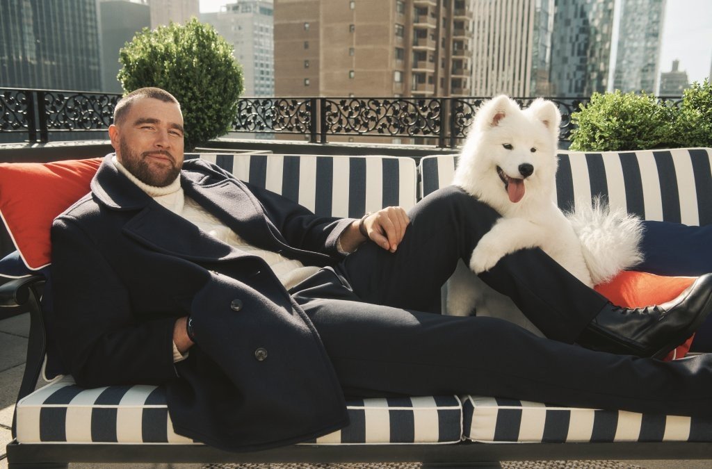 Tommy Hilfiger lança campanha de Outono 2026 com Travis Kelce no The Plaza