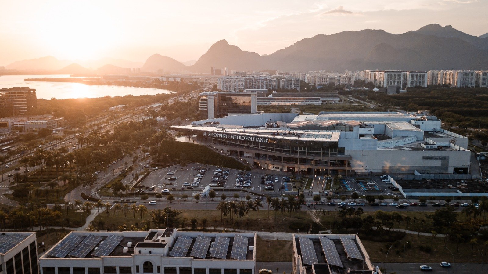 Shoppings têm horário especial no feriado