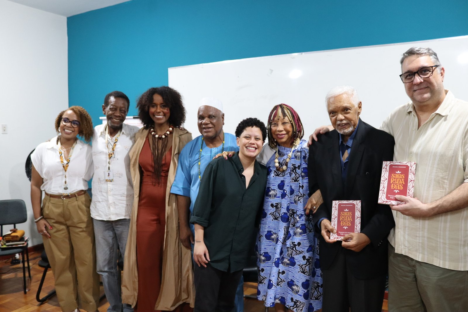 Biblioteca Maju Coutinho recebe estreia de Helena Theodoro