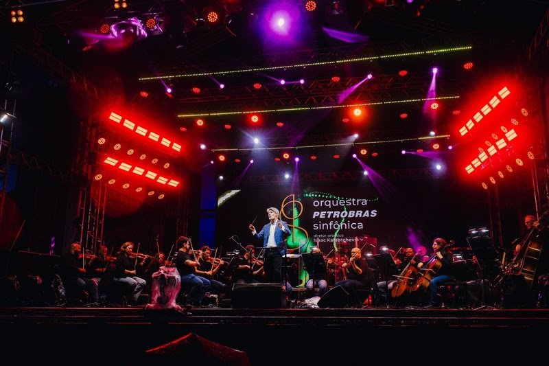 Semana de Arte do Rio estreia com festa na Lapa